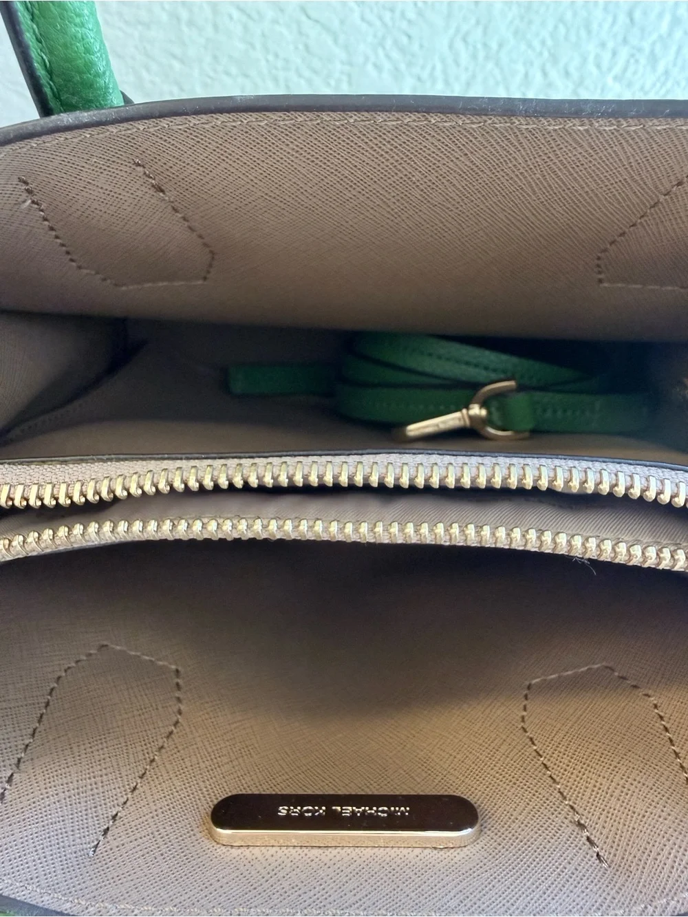 Michael Kors Mercer Medium Pebbled Leather Green Crossbody Hand Bag Purse